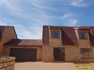 4 Bed Duplex in Ruimsig