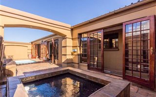3 Bedroom House in Melkbosstrand