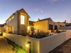 3 Bed House in Schonenberg Estate
