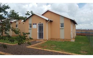 3 Bedroom House in De Deur