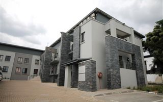 195 m² Office Space in Randpark Ridge