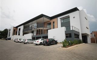 195 m² Office Space in Randpark Ridge