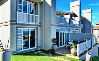 3 Bedroom Apartment in Pinnacle Point Golf Estate