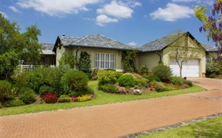 2 Bedroom House in Waterfall Hills Mature Lifestyle Estate