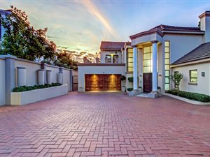 5 Bed House in Maroeladal