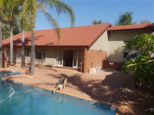 4.1 ha Farm in Kameeldrift West