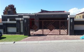 4 Bedroom House in Country View