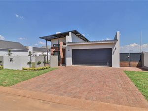 4 Bed House in Midstream Meadows