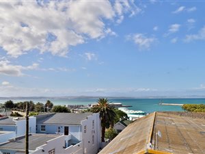 5 Bed House in Mossel Bay Central