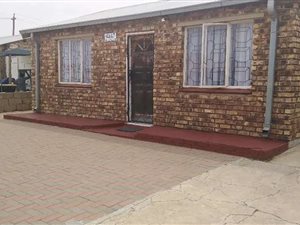 2 Bed House in Thabong