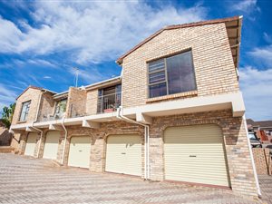 3 Bed Townhouse in South End