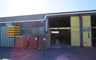 350 m² Industrial space in Retreat