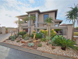 4 Bed House in La Como Lifestyle Estate
