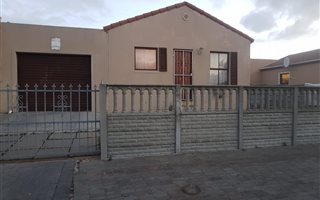 2 Bedroom House in Weltevreden Valley