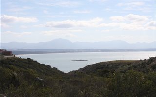 695 m² Land available in Kwanonqaba