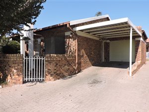 3 Bed Townhouse in Florida Lake
