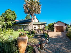 4 Bed House in Brackenhurst