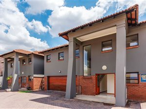 4 Bed Cluster in Rouxville