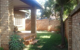 3 Bedroom Simplex in Theresa Park