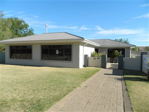 320 m² Office Space in Top Town