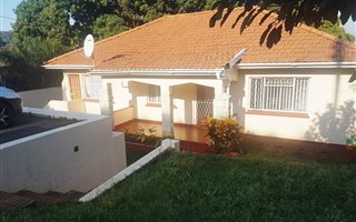 3 Bedroom House in Manor Gardens