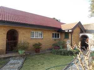 3 Bed House in Lodeyko