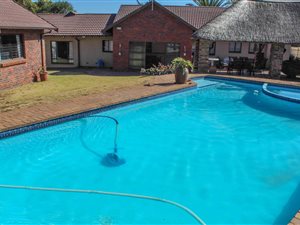 4 Bed House in Brackendowns