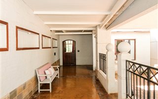 6 Bedroom House in White River AH