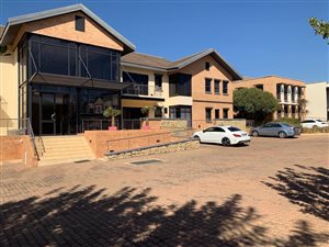 1035 m² Commercial space in Tijger Valley and surrounds