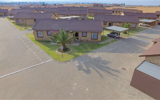 2 Bedroom Townhouse in Riversdale