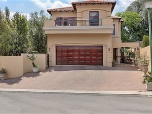 3 Bed House in Bromhof