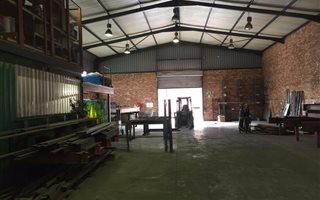 1600 m² Industrial space in Gateway Industrial Park