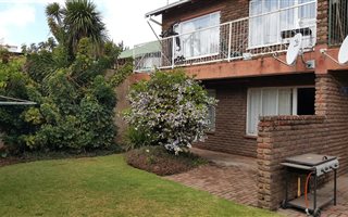 2 Bedroom Townhouse in Krugersdorp Central