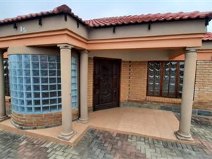 3 Bed House in Ivy Park