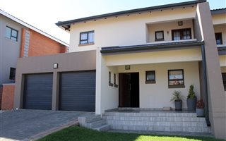 3 Bedroom Duet in Rietvalleirand