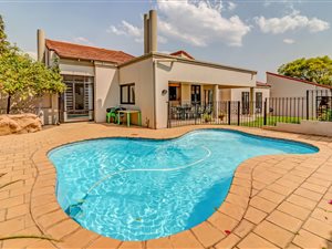 4 Bed House in Dainfern Ridge