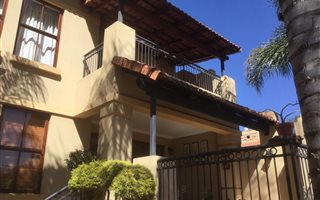 3 Bedroom Townhouse in Boardwalk