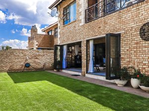 3 Bed Townhouse in Honeydew Manor