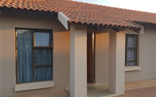 2 Bedroom House in Flamwood
