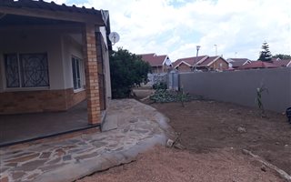 3 Bedroom House in Ivy Park