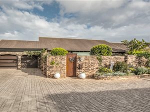 3 Bed Townhouse in Greenacres