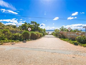 1486 m² Land available in Vlees Bay