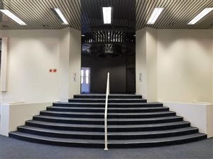 1085 m² Office Space in Clubview