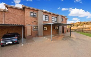 3 Bedroom Apartment in Helderkruin