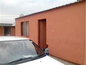 2 Bed House in Duduza