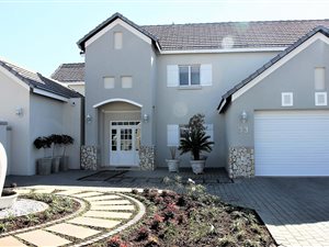 4 Bed House in Midlands Estate