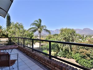 6 Bed House in Paarl
