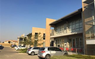 164 m² Commercial space in Carlswald Estate