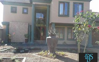 4 Bedroom Cluster in Midfield Estate