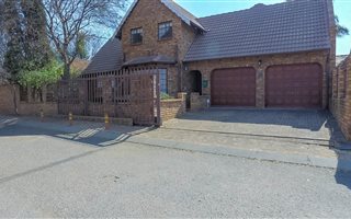 3 Bedroom House in Bartlett